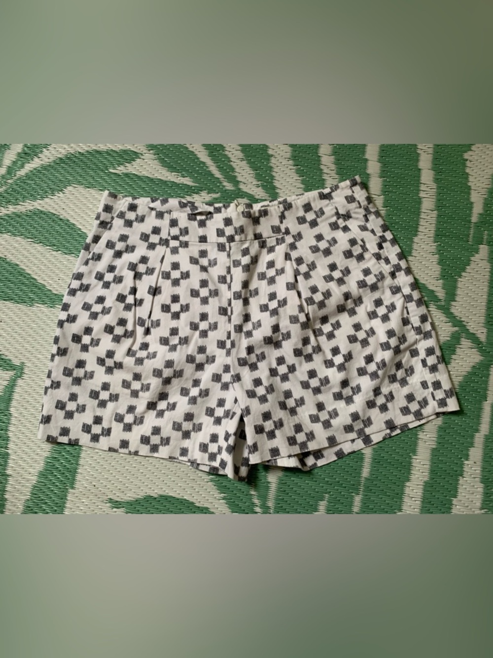 Madewell crosshatch black and white shorts